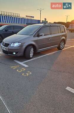 Минивэн Volkswagen Touran 2009 в 
