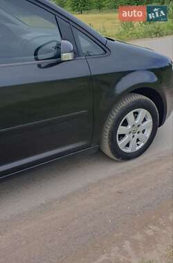 Мінівен Volkswagen Touran 2006 в 