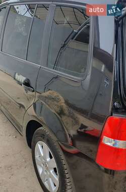Мінівен Volkswagen Touran 2006 в 