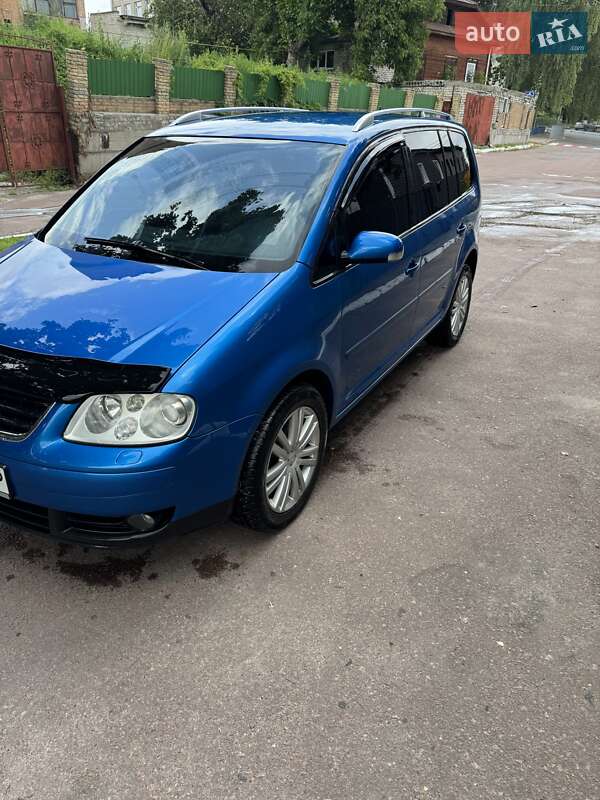 Минивэн Volkswagen Touran 2006 в Овруче