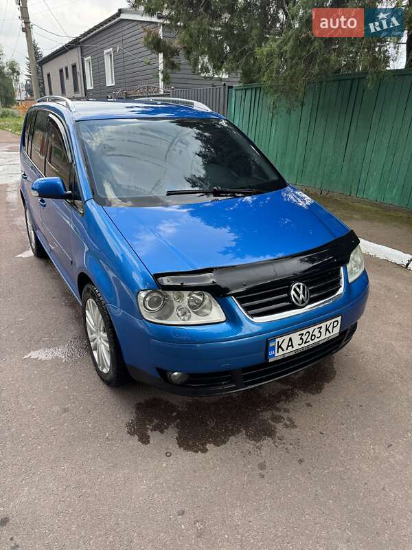 Минивэн Volkswagen Touran 2006 в Овруче