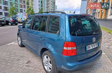 Минивэн Volkswagen Touran 2005 в 