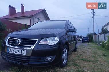 Мінівен Volkswagen Touran 2009 в Рівному
