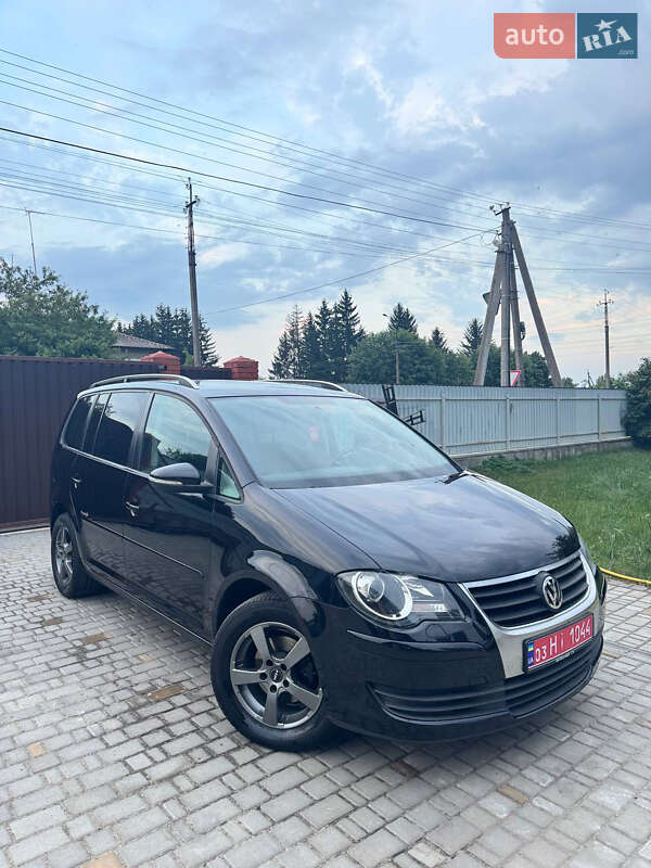 Мінівен Volkswagen Touran 2010 в 