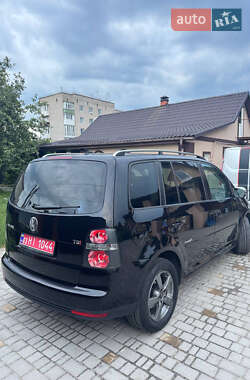Мінівен Volkswagen Touran 2010 в 