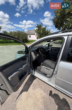Минивэн Volkswagen Touran 2003 в 