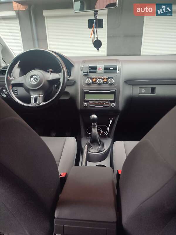 Минивэн Volkswagen Touran 2010 в Ирпене