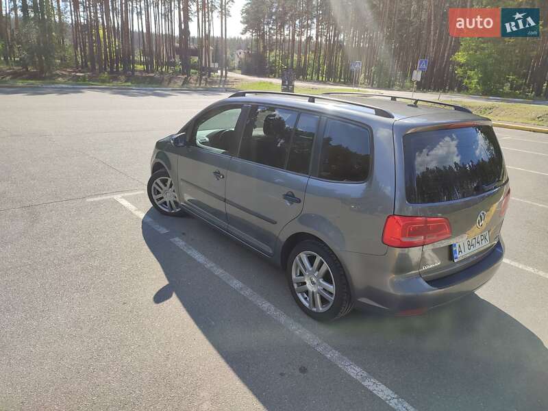 Минивэн Volkswagen Touran 2010 в Ирпене