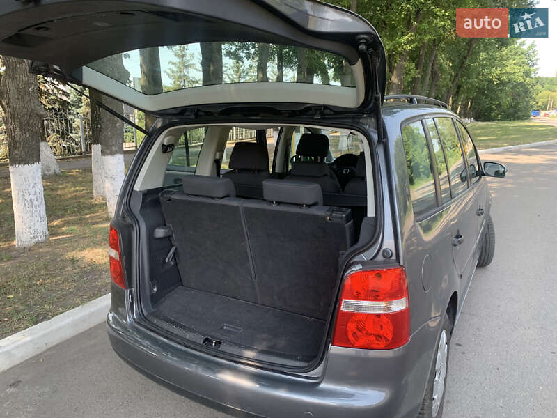 Минивэн Volkswagen Touran 2006 в Полтаве