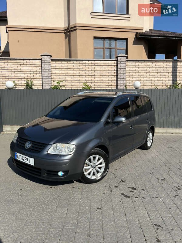 Минивэн Volkswagen Touran 2004 в Ивано-Франковске