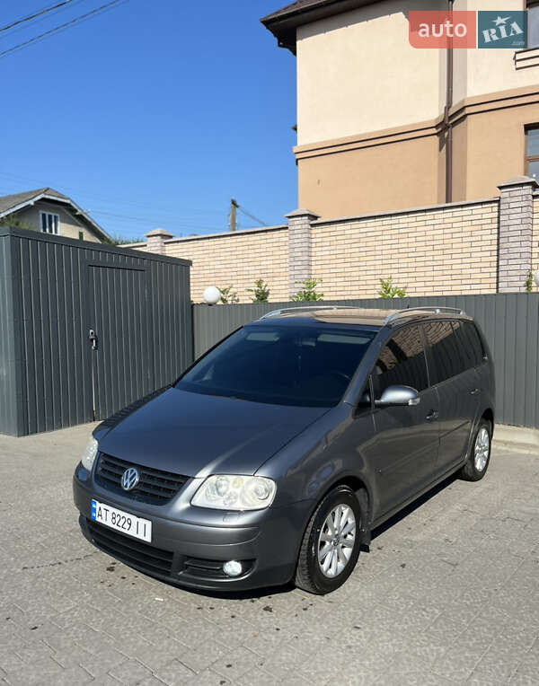 Минивэн Volkswagen Touran 2004 в Ивано-Франковске