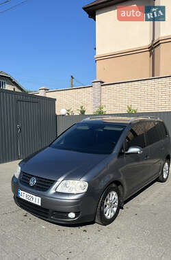 Мінівен Volkswagen Touran 2004 в 