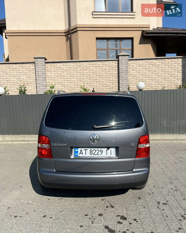 Минивэн Volkswagen Touran 2004 в Ивано-Франковске