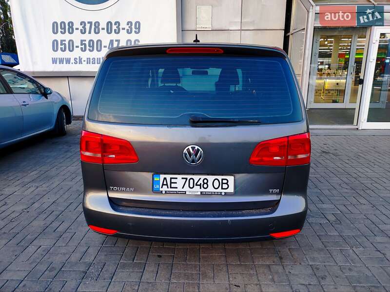 Минивэн Volkswagen Touran 2010 в Днепре