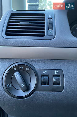 Мінівен Volkswagen Touran 2010 в 