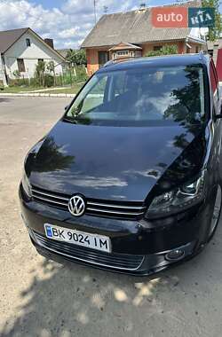 Минивэн Volkswagen Touran 2010 в Костополе