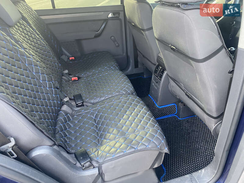 Минивэн Volkswagen Touran 2006 в Умани