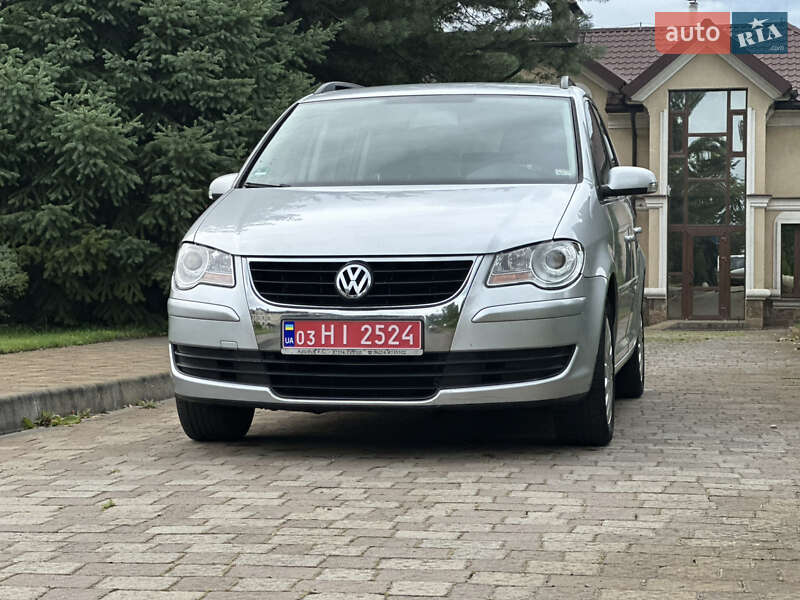 Минивэн Volkswagen Touran 2007 в Сарнах