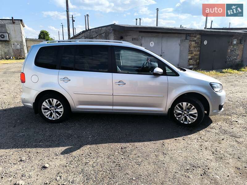 Минивэн Volkswagen Touran 2013 в Кривом Роге