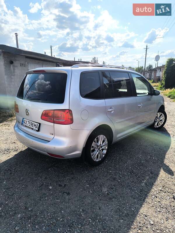 Минивэн Volkswagen Touran 2013 в Кривом Роге