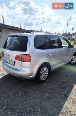 Мінівен Volkswagen Touran 2013 в 