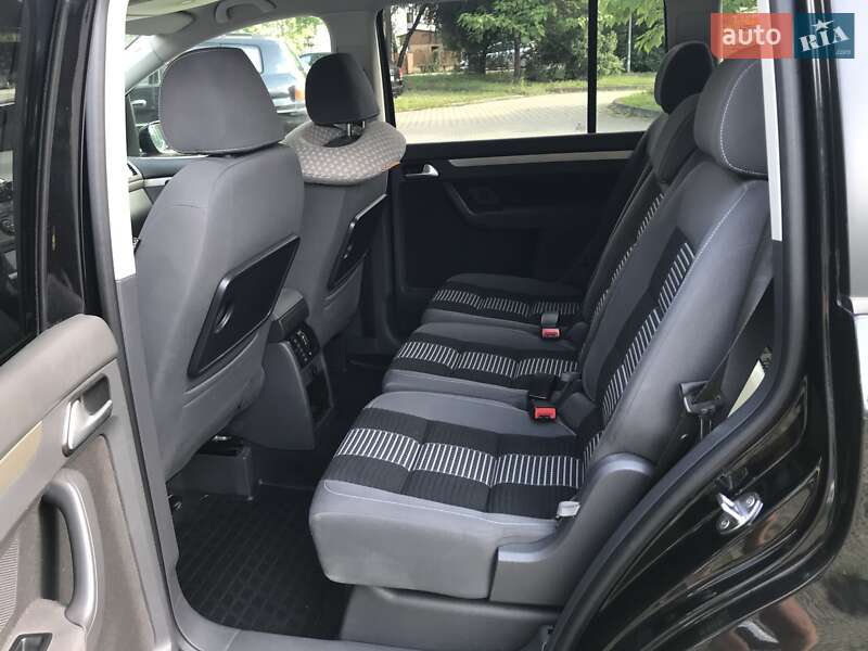 Мінівен Volkswagen Touran 2008 в Херсоні