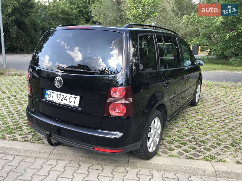 Мінівен Volkswagen Touran 2008 в Херсоні
