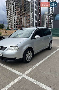 Мінівен Volkswagen Touran 2006 в Києві