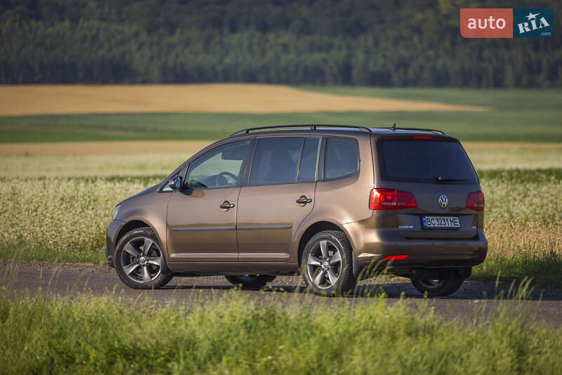 Мінівен Volkswagen Touran 2014 в Золочеві
