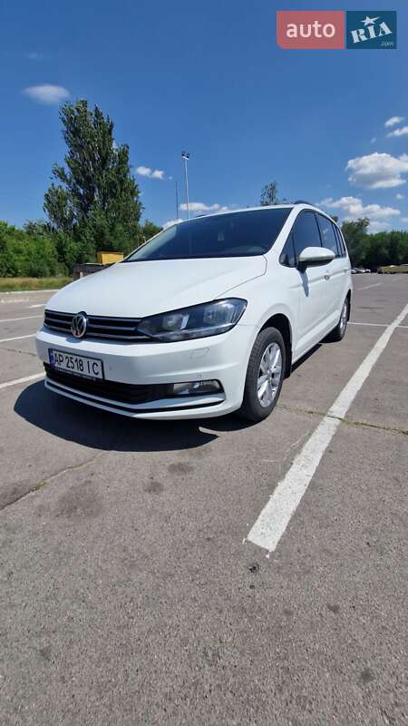 Микровэн Volkswagen Touran 2016 в Запорожье