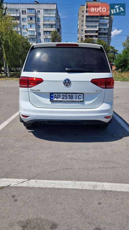 Микровэн Volkswagen Touran 2016 в Запорожье