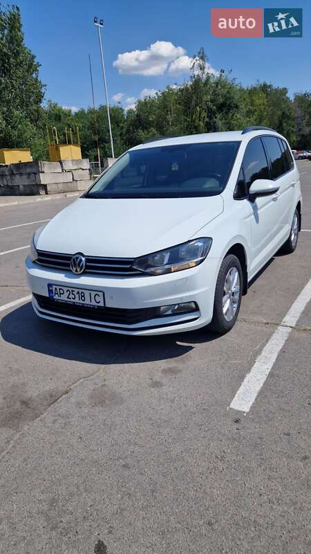 Микровэн Volkswagen Touran 2016 в Запорожье