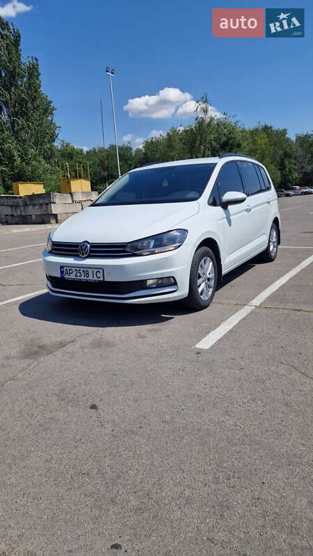 Микровэн Volkswagen Touran 2016 в Запорожье