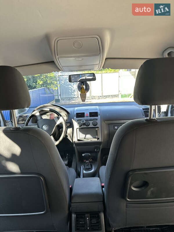 Минивэн Volkswagen Touran 2007 в Каменец-Подольском фото 10 Минивэн Volkswagen Touran 2007 в Каменец-Подольском