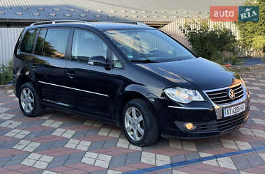 Минивэн Volkswagen Touran 2007 в Черновцах