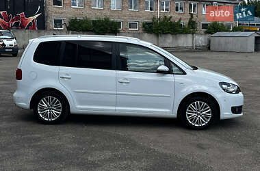Мінівен Volkswagen Touran 2014 в 