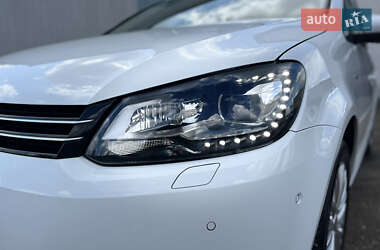 Мінівен Volkswagen Touran 2014 в 