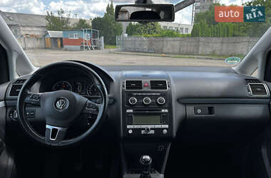 Мінівен Volkswagen Touran 2014 в 