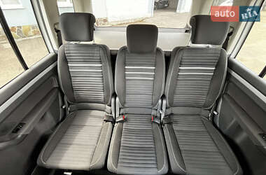 Мінівен Volkswagen Touran 2014 в 