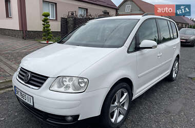 Минивэн Volkswagen Touran 2004 в Дубно