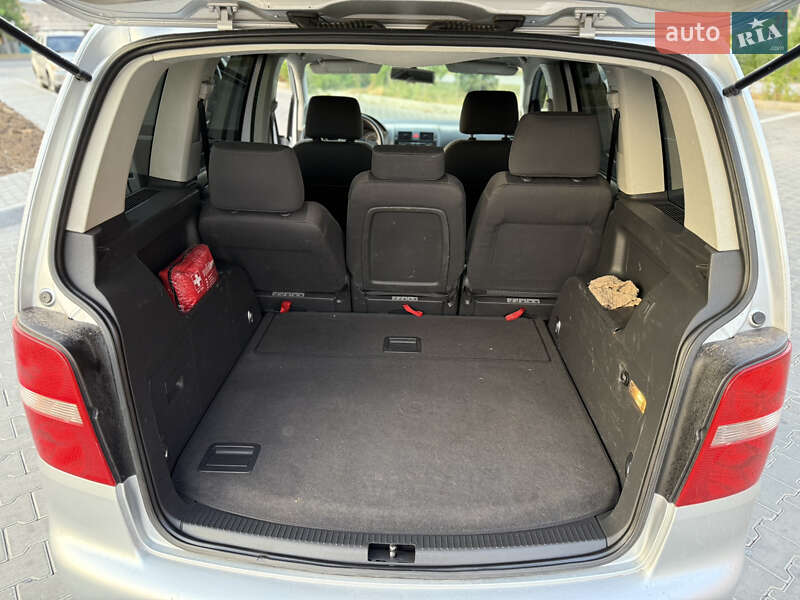 Минивэн Volkswagen Touran 2004 в Одессе