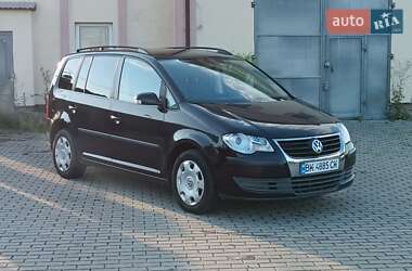 Минивэн Volkswagen Touran 2008 в Сарнах