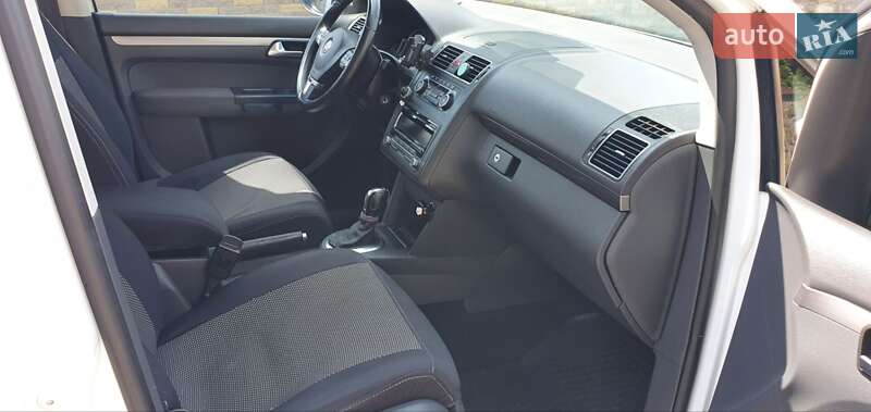 Мінівен Volkswagen Touran 2012 в Івано-Франківську