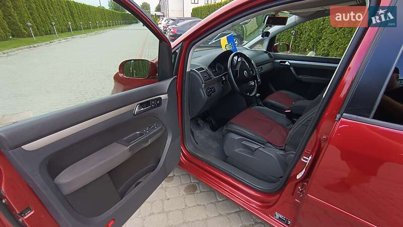 Мінівен Volkswagen Touran 2007 в Дунаївцях