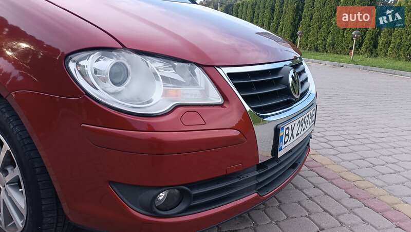 Мінівен Volkswagen Touran 2007 в Дунаївцях