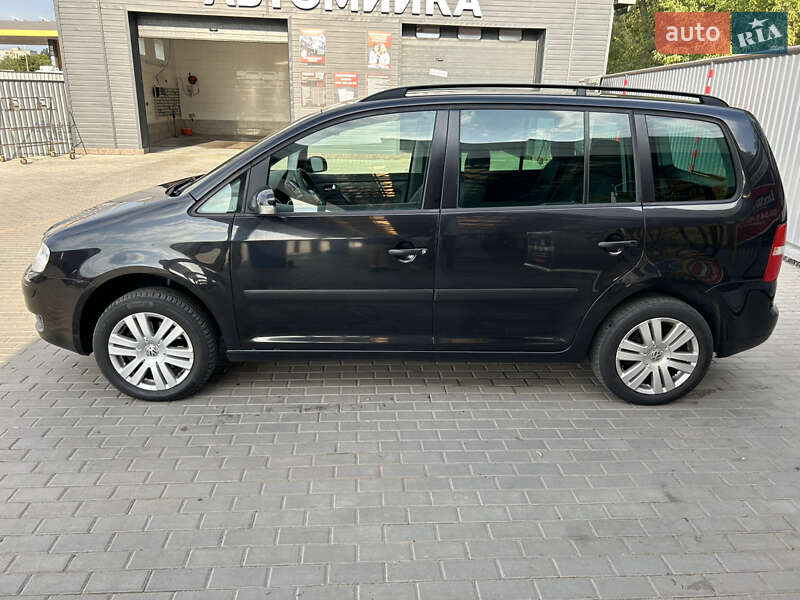 Минивэн Volkswagen Touran 2004 в Александрие