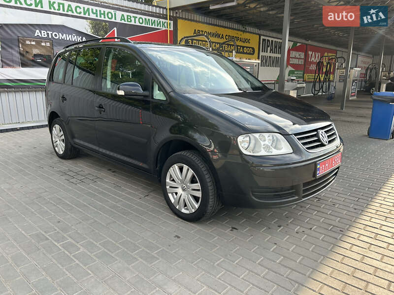 Минивэн Volkswagen Touran 2004 в Александрие