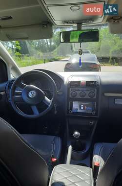 Минивэн Volkswagen Touran 2004 в Львове