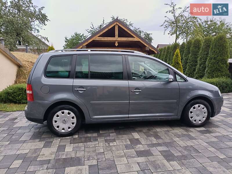 Минивэн Volkswagen Touran 2004 в Косове