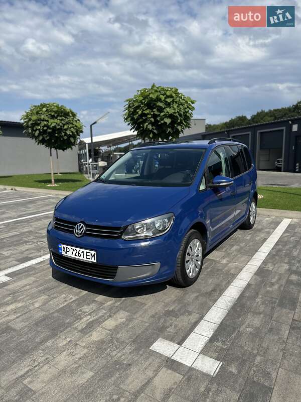 Volkswagen Touran 2011